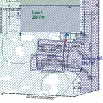 Das Bild zeigt einen detaillierten Lageplan eines Grundstücks. Markiert ist ein Haus mit einer Fläche von 256,1 m² und eine angrenzende Gemeinschaftsfläche von 550 m². Diverse Maßangaben und Flächengrenzen sind eingezeichnet.